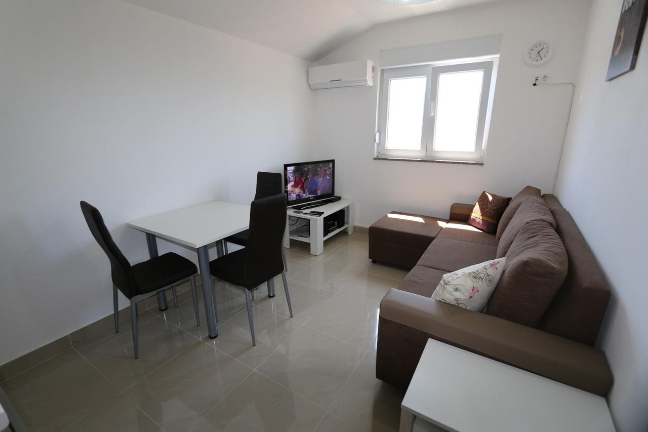 Apartments Saramandic シロ エクステリア 写真